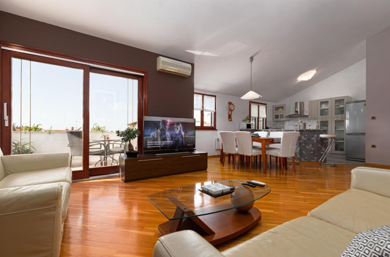 Apartamento Biba Lux Poreč Exterior foto