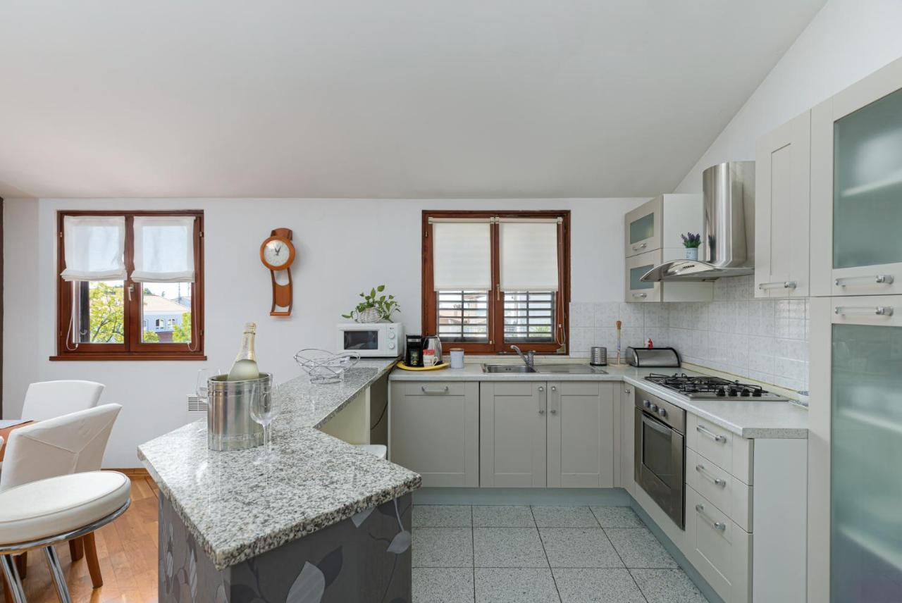 Apartamento Biba Lux Poreč Exterior foto