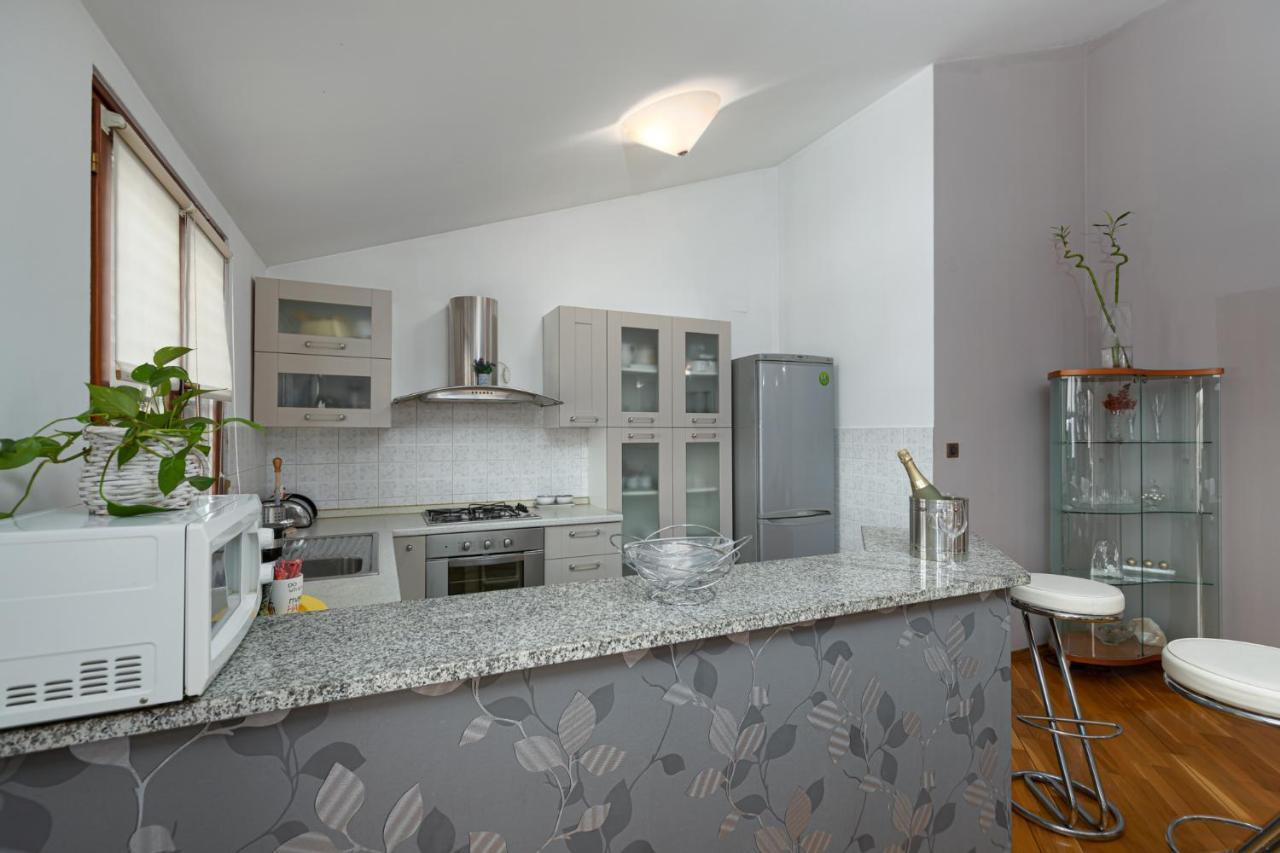 Apartamento Biba Lux Poreč Exterior foto